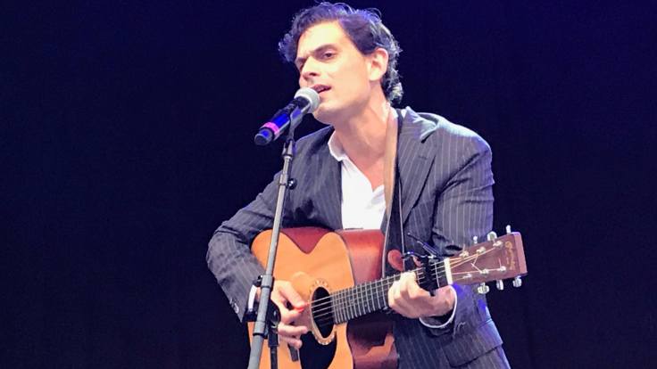 38242778_252369078706204_3371729256424931328_n